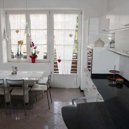 Апартаменти Sunshine